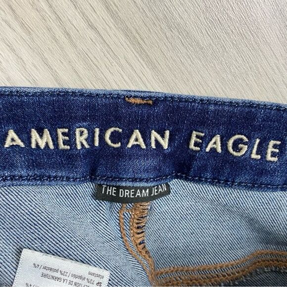 American Eagle | Medium Wash Distressed Curvy Hi Rise Jegging Size 2 - Picture 8 of 10